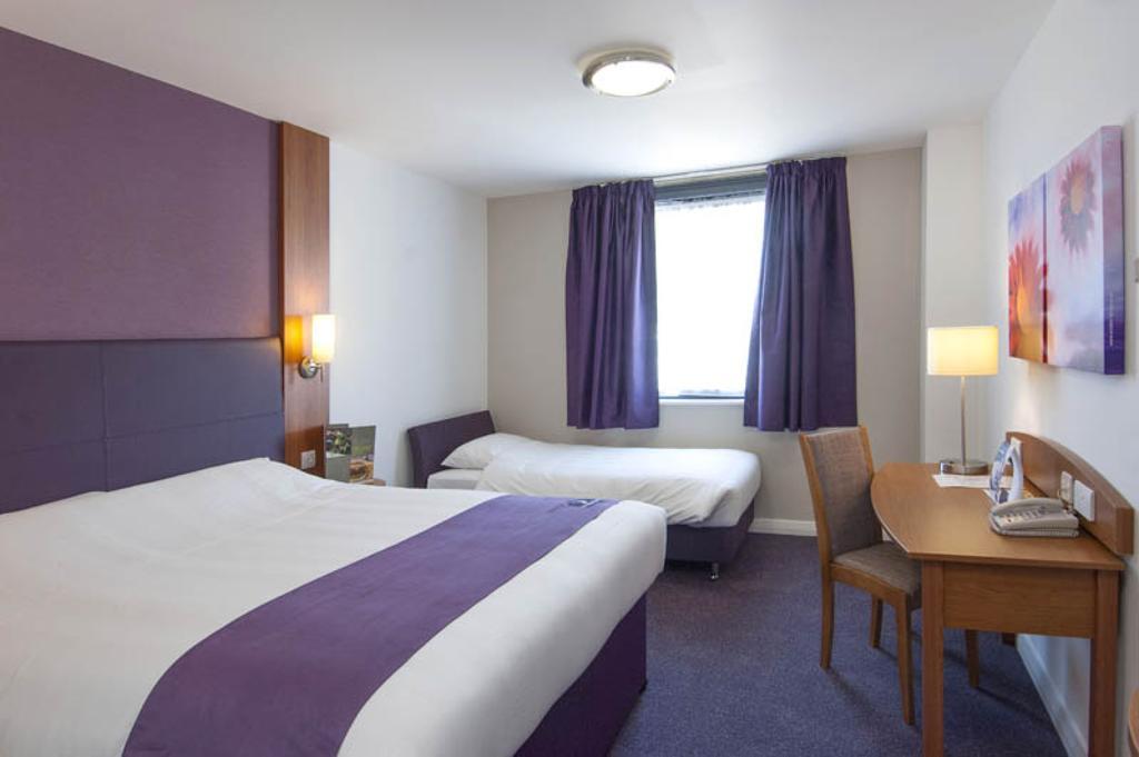 Premier Inn London Hayes, Heathrow Room photo