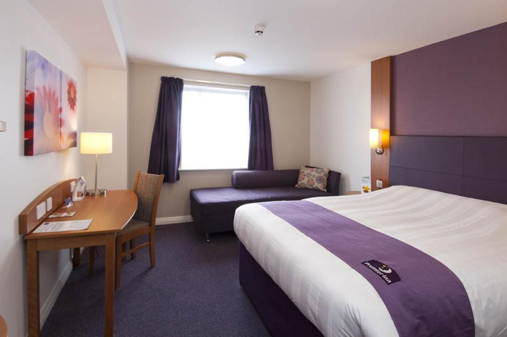 Premier Inn London Hayes, Heathrow Exterior photo