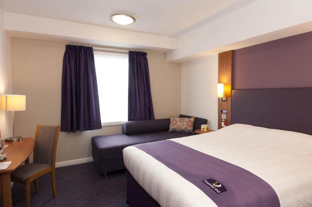 Premier Inn London Hayes, Heathrow Exterior photo