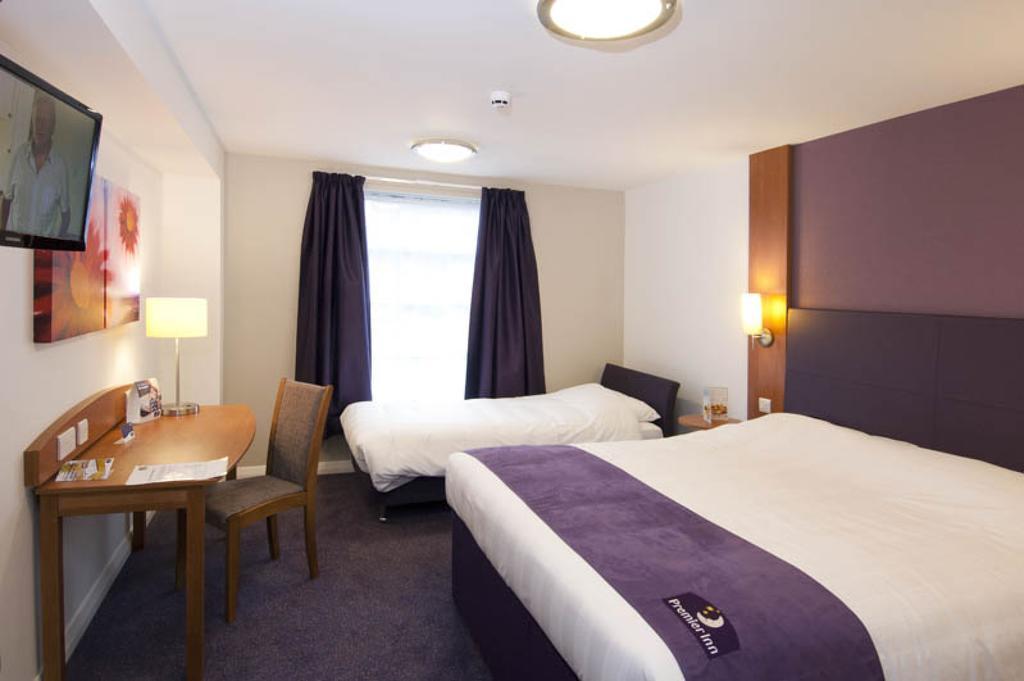 Premier Inn London Hayes, Heathrow Room photo