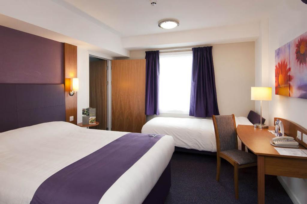 Premier Inn London Hayes, Heathrow Room photo