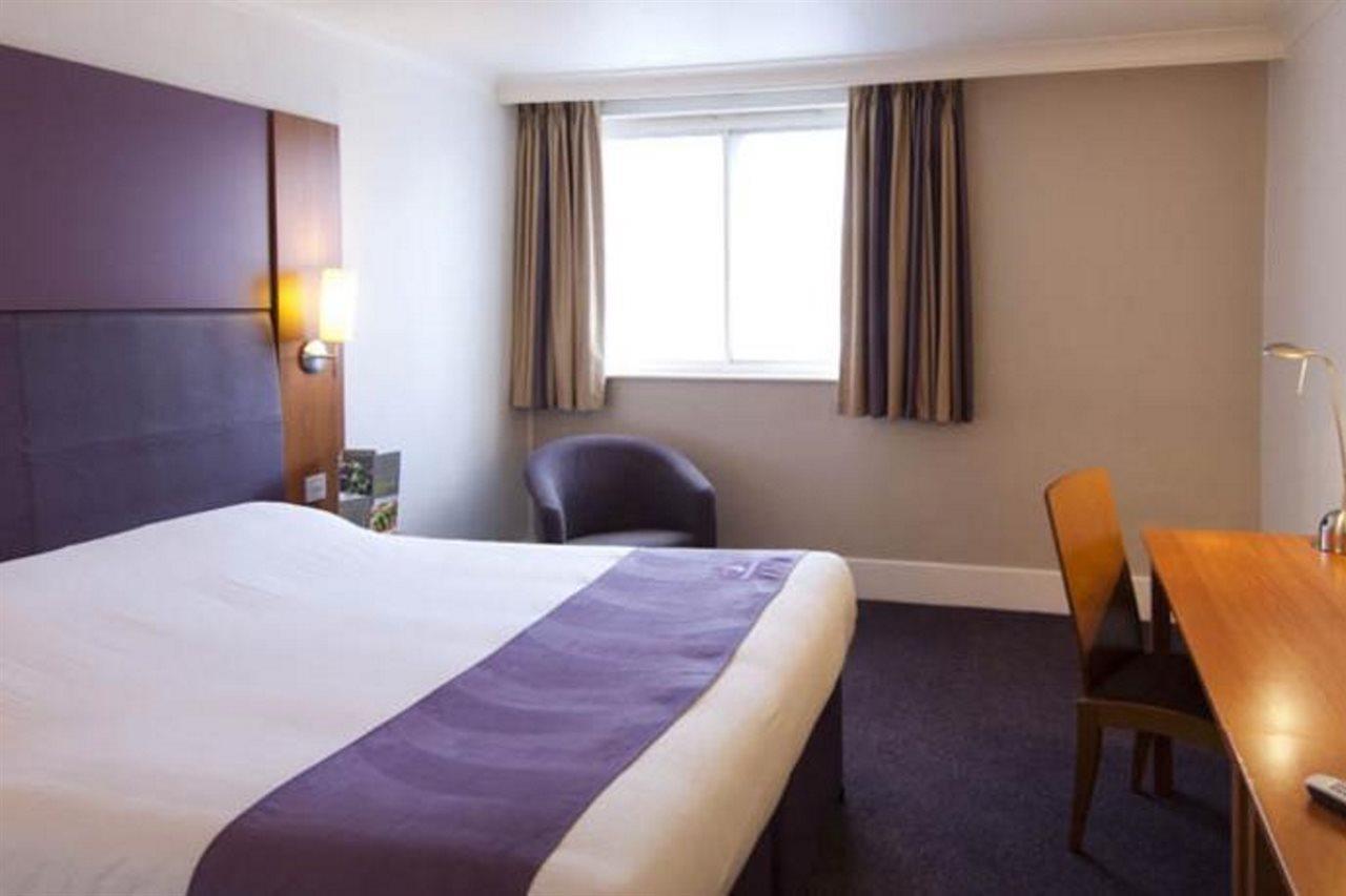 Premier Inn London Hayes, Heathrow Exterior photo
