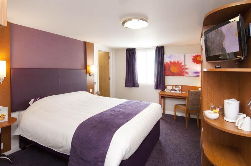 Premier Inn London Hayes, Heathrow Exterior photo