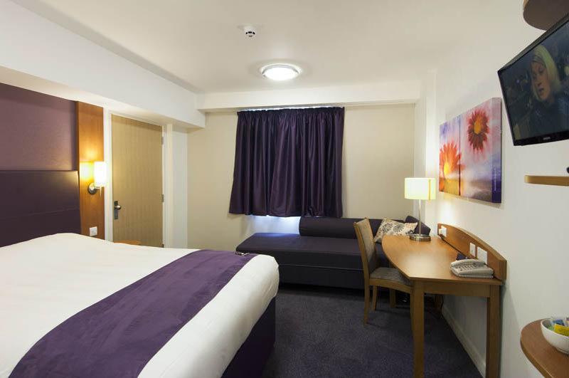 Premier Inn London Hayes, Heathrow Exterior photo